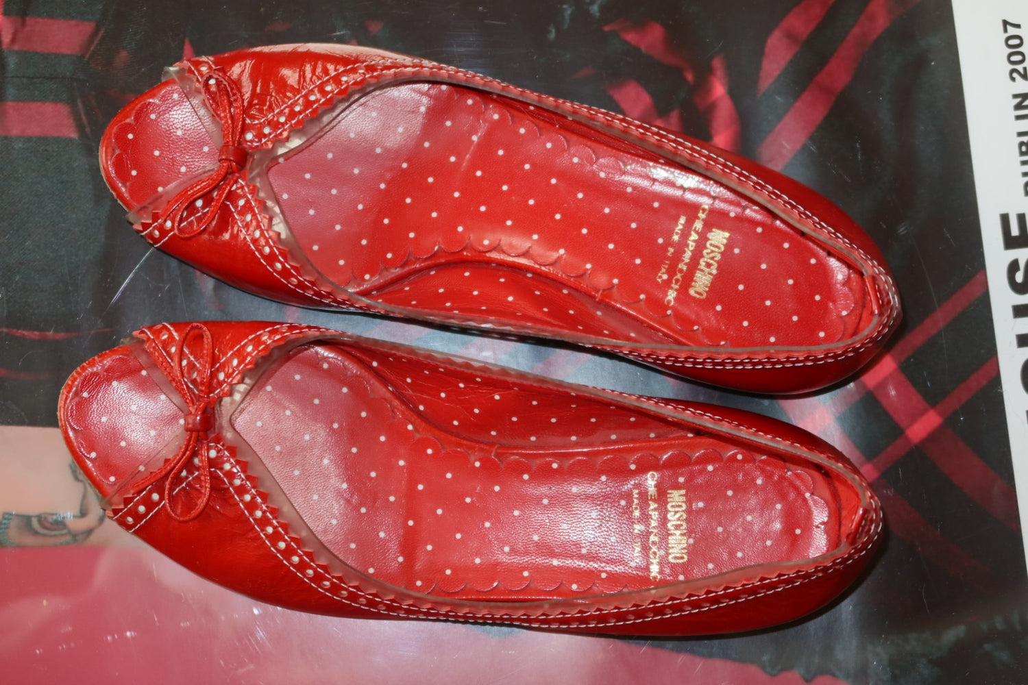 Ruby Glossy Moschino Cheap and Chic Ballet Flats with Bow and Polka Dot Lining | Made in Italy | Size 38.5
