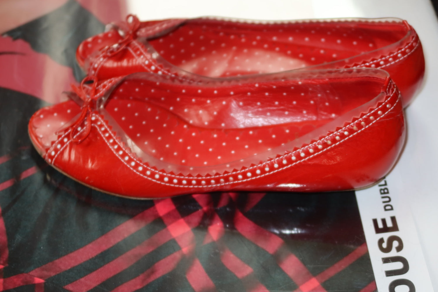 Ruby Glossy Moschino Cheap and Chic Ballet Flats with Bow and Polka Dot Lining | Made in Italy | Size 38.5