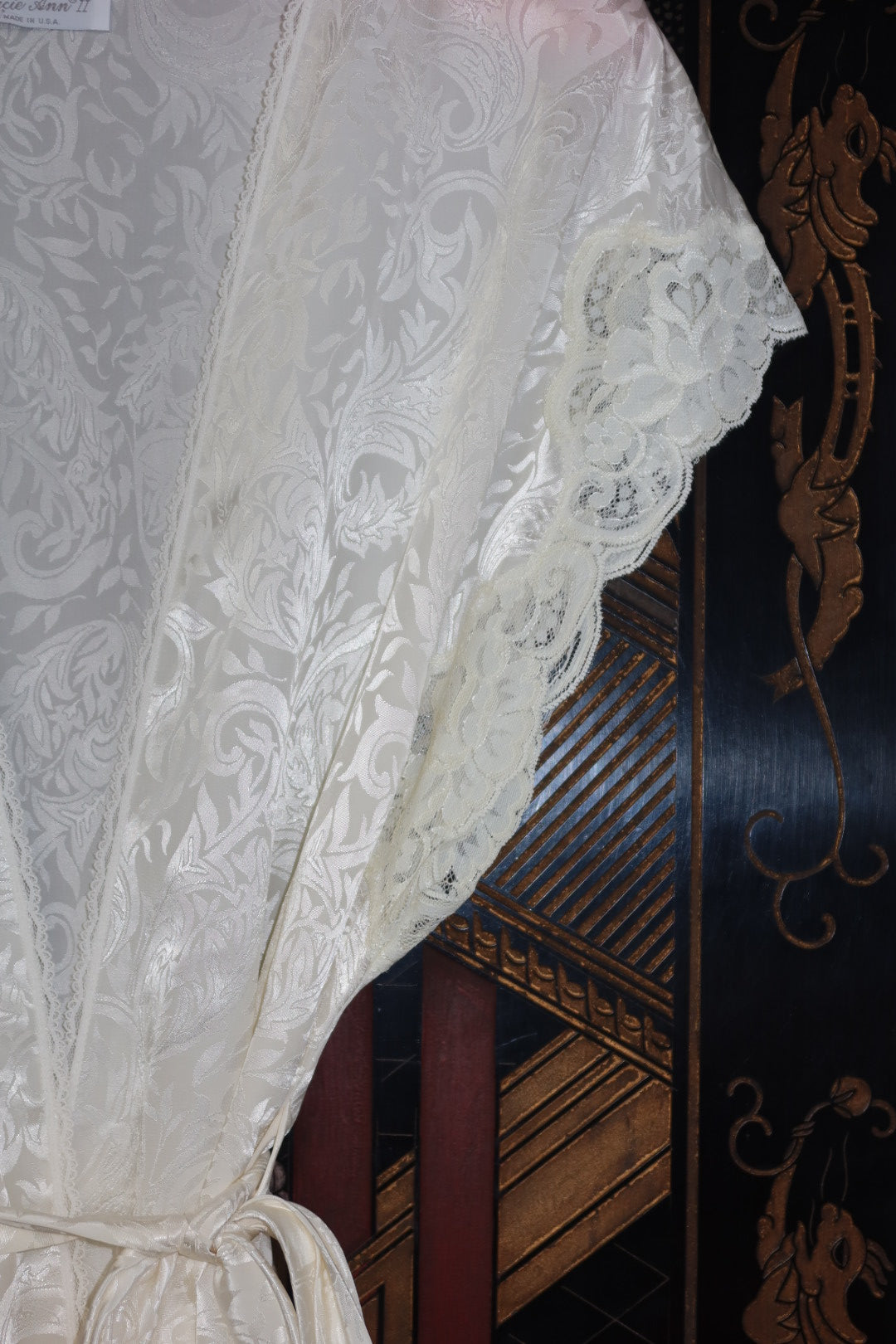 Vintage Lucie Ann II Ivory Jacquard Peignoir Robe with Lace Flutter Sleeves