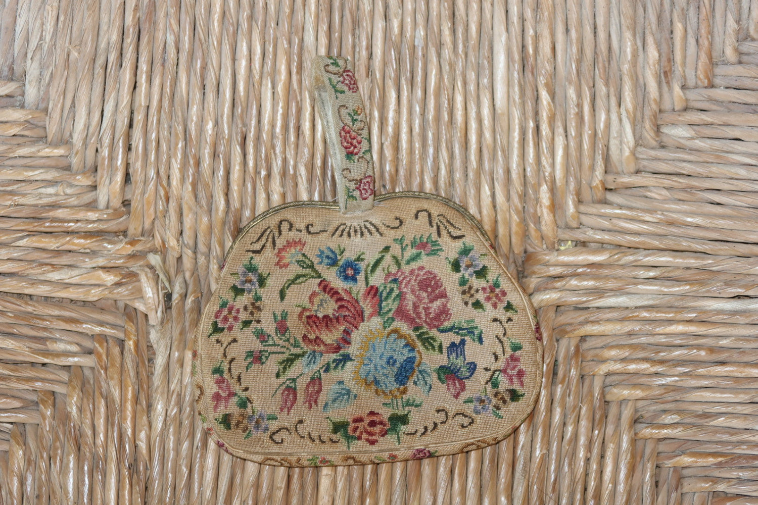 Vintage Floral Petit Point Needlepoint Wrist Purse Gold Frame