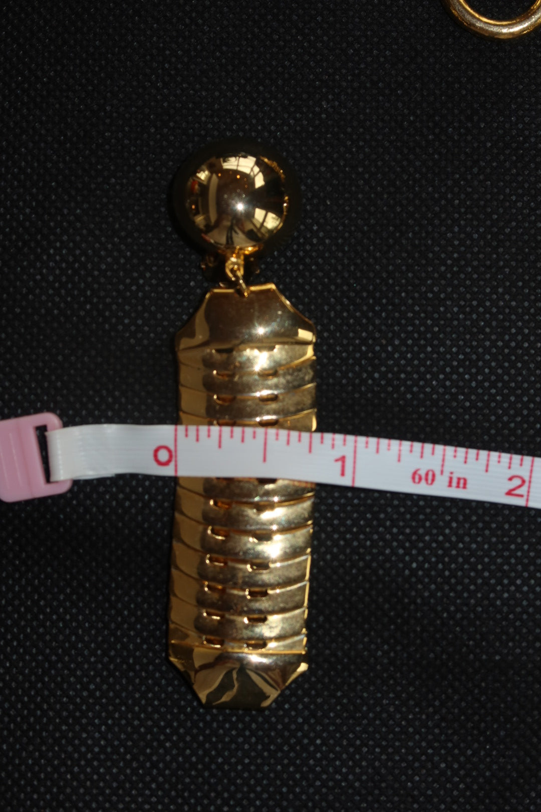 Vintage Gold Tone Sculptural Ribbed Drop Statement Clip-On Earrings