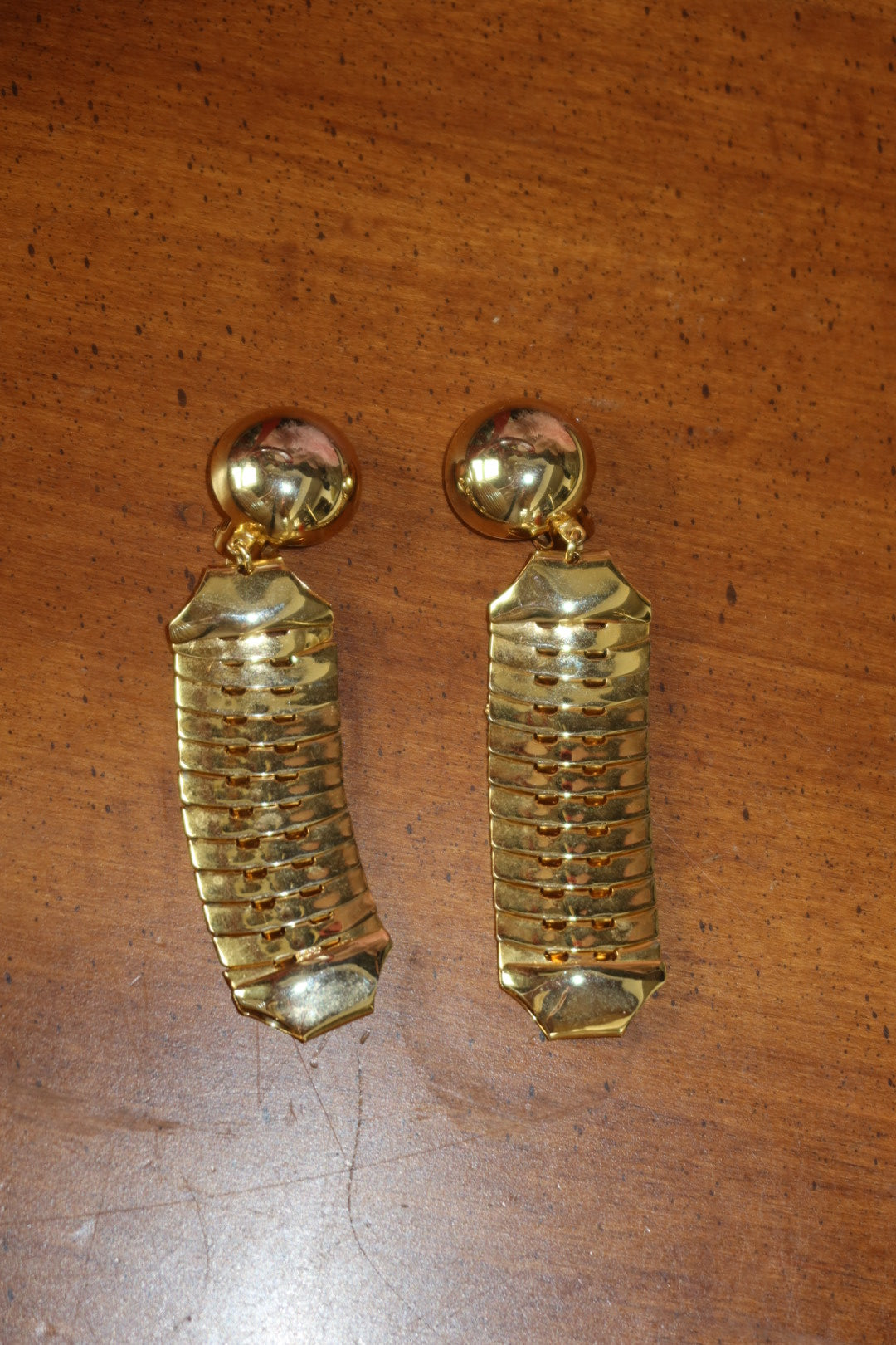 Vintage Gold Tone Sculptural Ribbed Drop Statement Clip-On Earrings