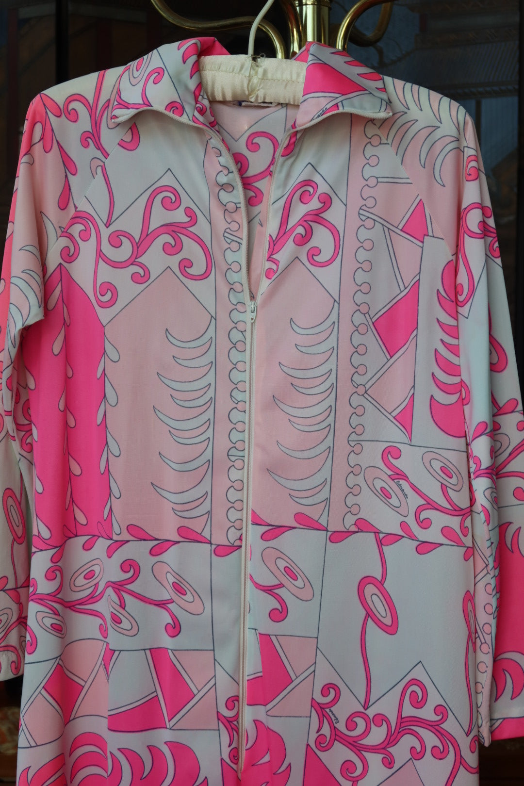 1960s Eduardo Signed Pink and Gray Geometric Print Zip Front Hostess Dress