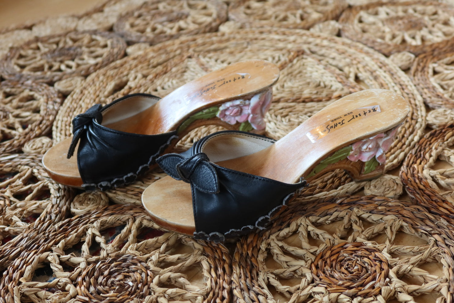 Vintage Betsey Johnson Carved Wood Rose Heel Slides Black Leather Bow Peep Toe Mules Size 6
