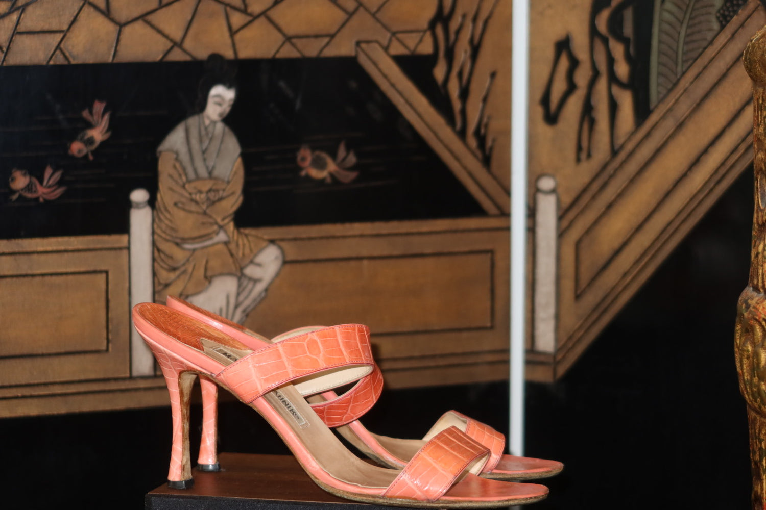 Manolo Blahnik Coral Croc Embossed Double Strap Slide Sandals Mules Heels Size 38 Made in Italy
