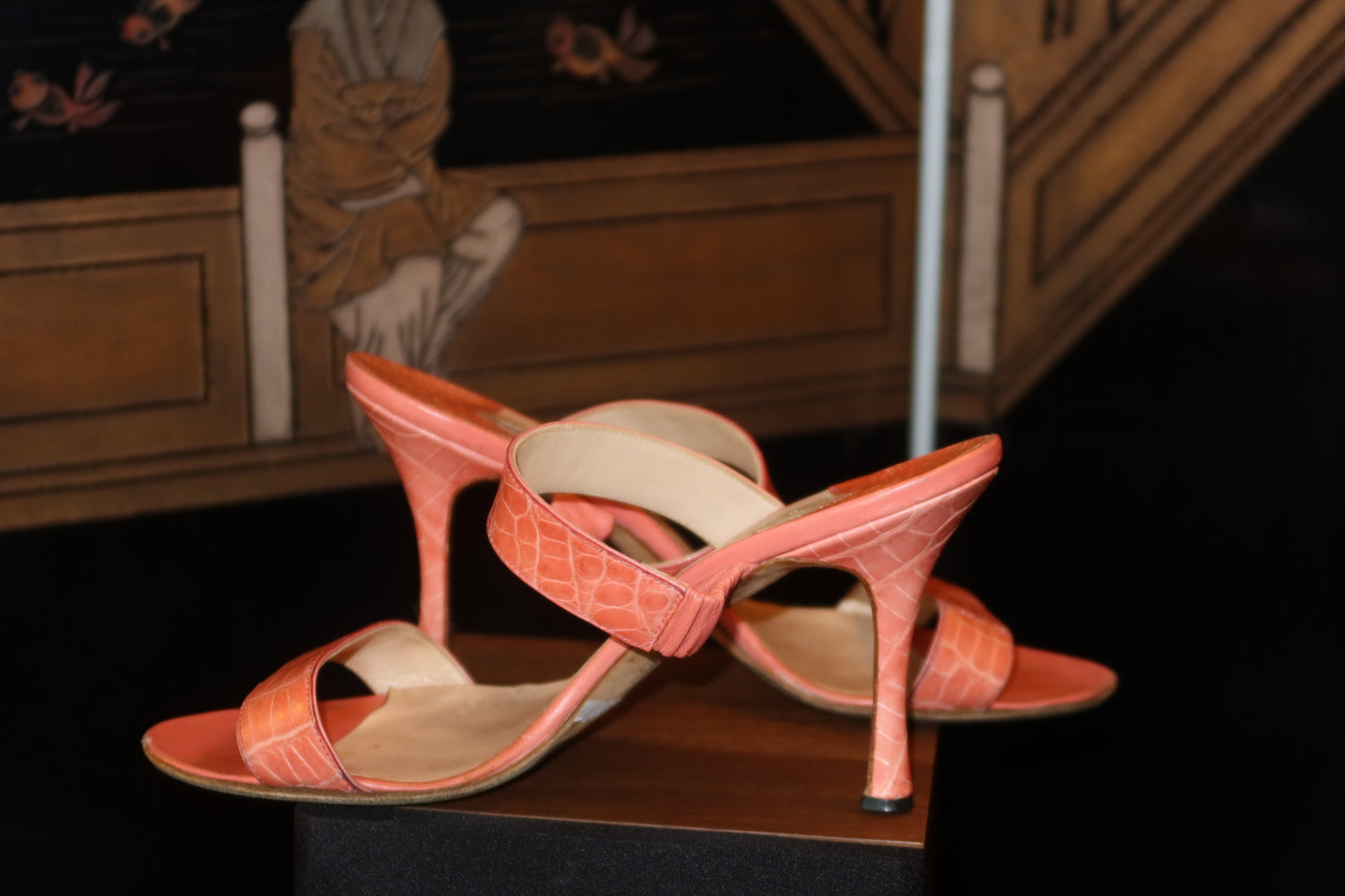 Manolo Blahnik Coral Croc Embossed Double Strap Slide Sandals Mules Heels Size 38 Made in Italy