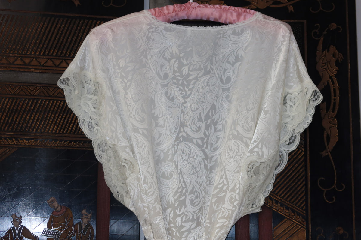 Vintage Lucie Ann II Ivory Jacquard Peignoir Robe with Lace Flutter Sleeves