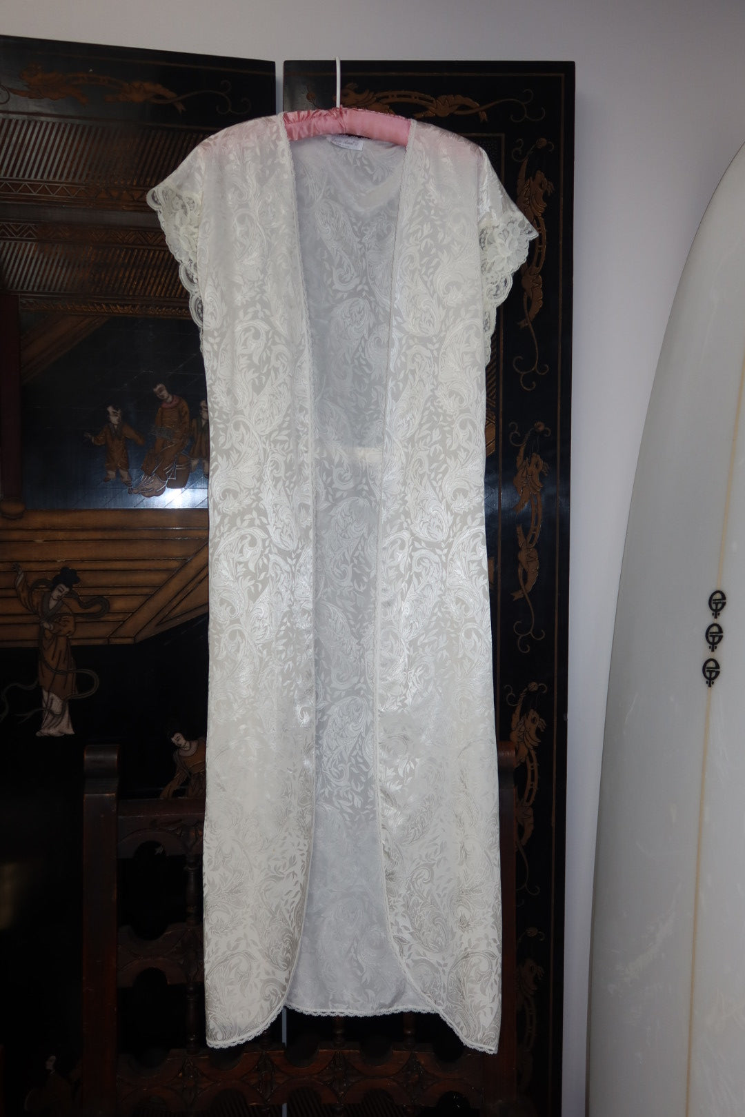 Vintage Lucie Ann II Ivory Jacquard Peignoir Robe with Lace Flutter Sleeves