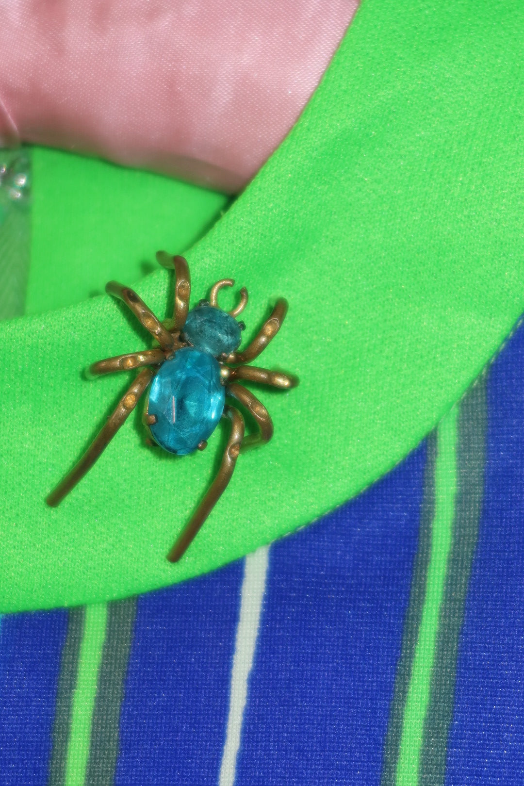 Antique Czech Figural Spider Brooch in Gilt Brass with Aqua Glass